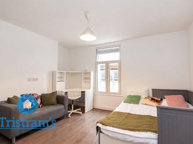 Studio for rent in Haddon, East Midlands