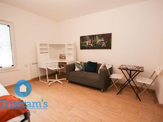 Studio for rent in Haddon, East Midlands