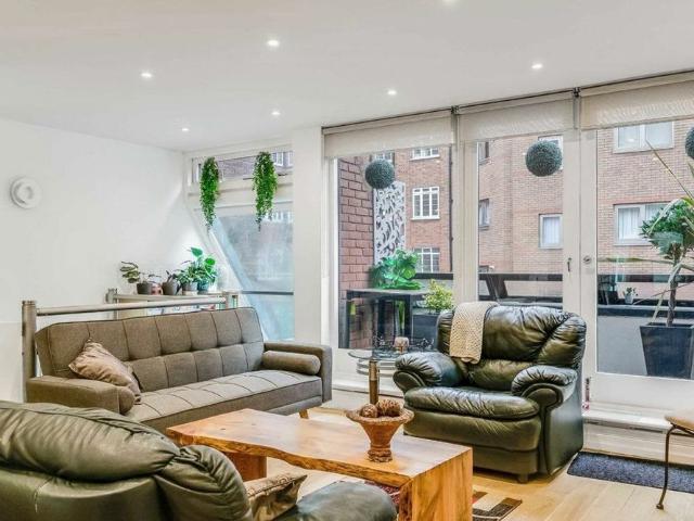 House for rent in Chalk Farm, Cat Hill