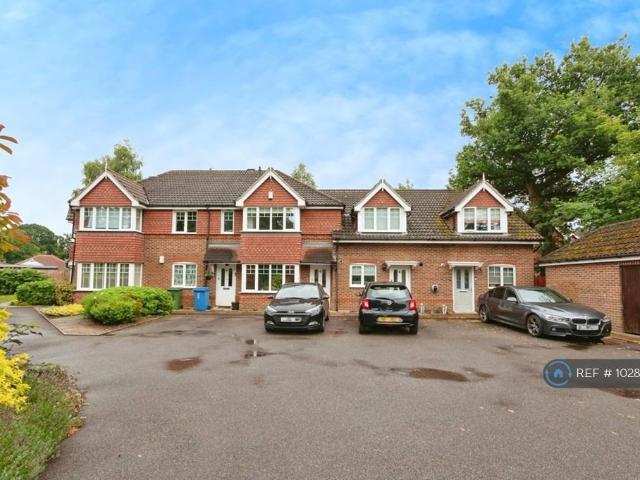 Apartment for rent in Cove West Heath, Rushmoor