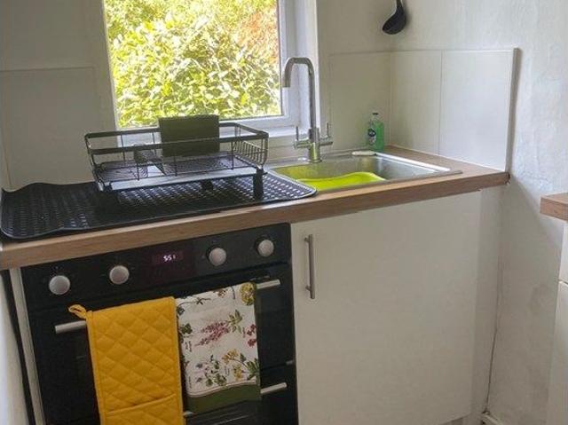 Studio for rent in Puzzle Gardens, Derbyshire Dales