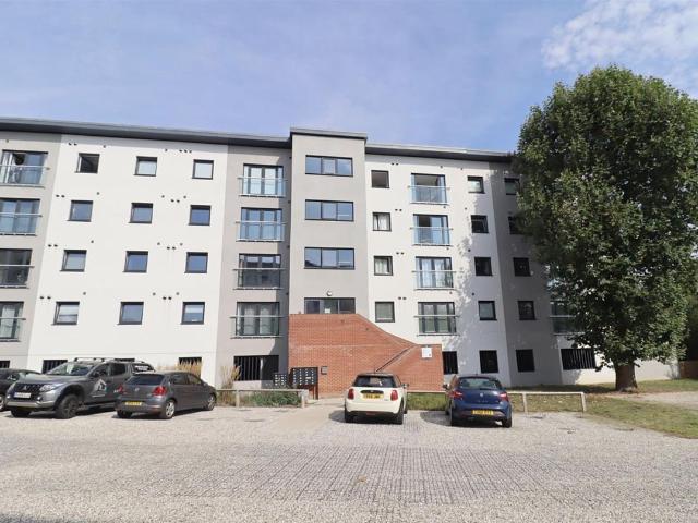 Apartment for rent in Bocking, Chipping Hill