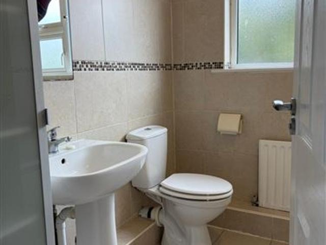 Detached House to rent in Clondalkin, North Tipperary