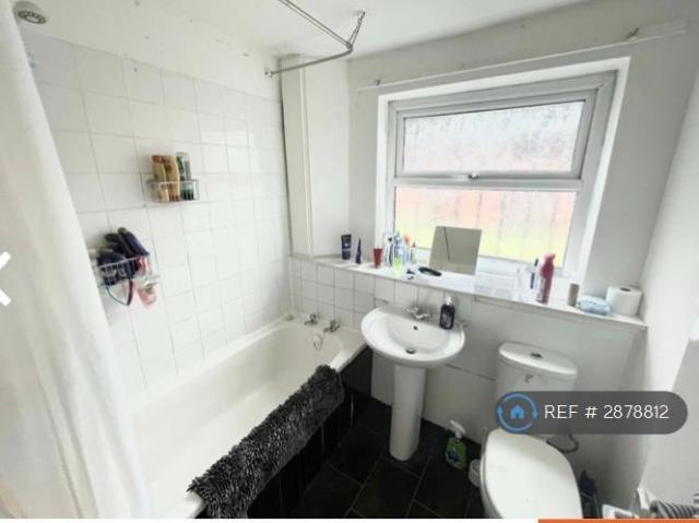 House for rent in Hyde Park, West Yorkshire