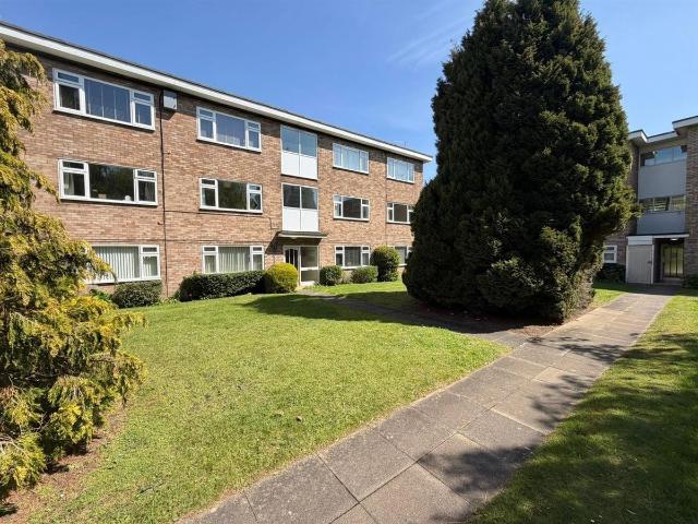 Apartment for rent in Cliff Hill, Green Close