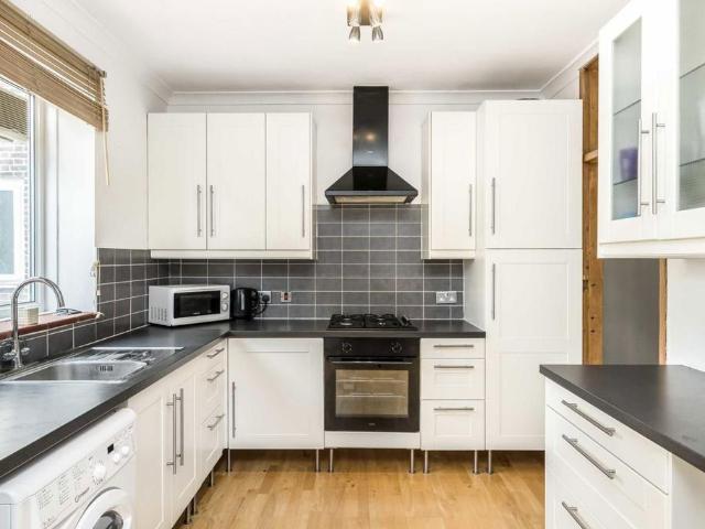 Apartment for rent in Earlsfield, Greater London
