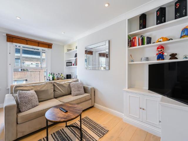 Apartment for rent in Clapham Junction, Greater London