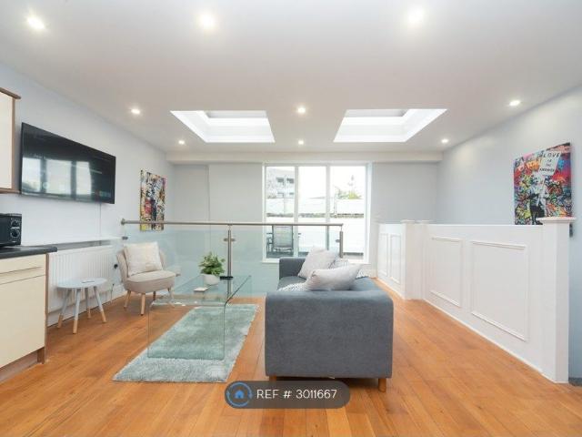 Apartment for rent in Clapham Junction, Greater London
