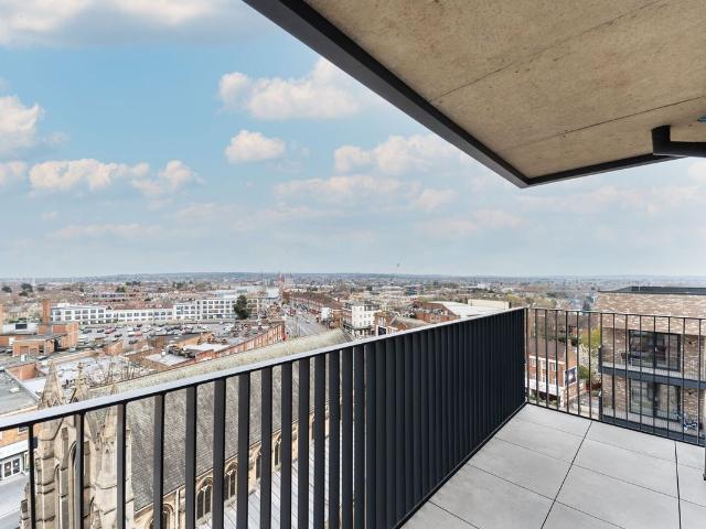 Apartment for rent in Greenhill, Greater London