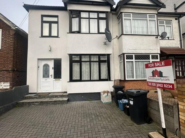 House for rent in Newbury Park, Greater London
