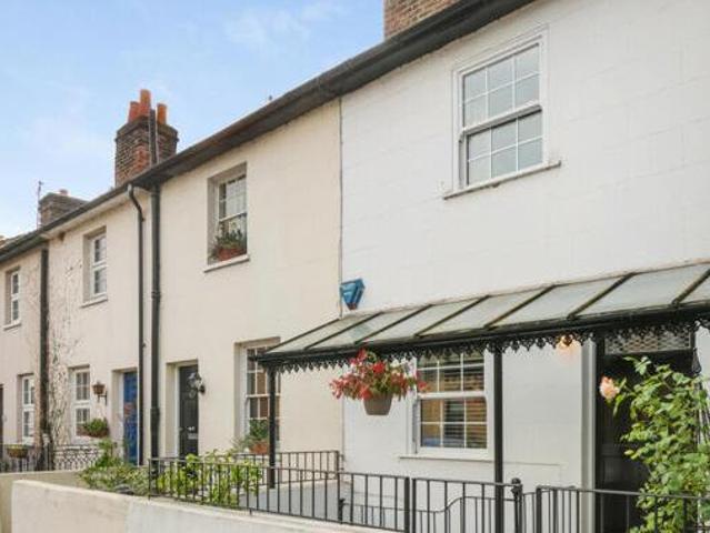 House for sale in Isleworth, Greater London