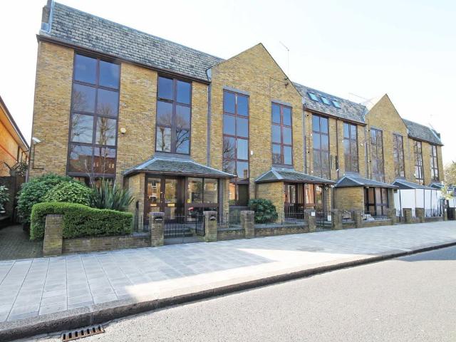 Apartment for rent in London Borough of Hounslow, Spring Grove