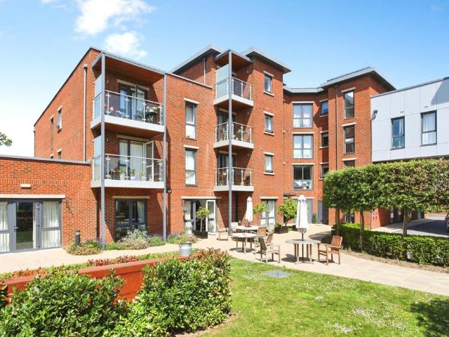 Apartment for rent in St James, Sandown Park