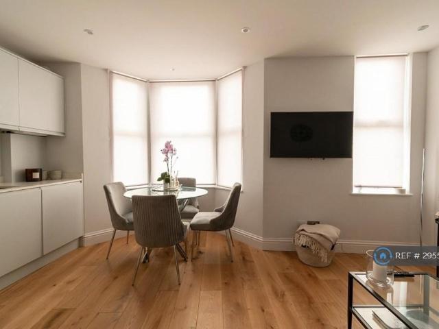 Apartment for rent in Penge, Greater London