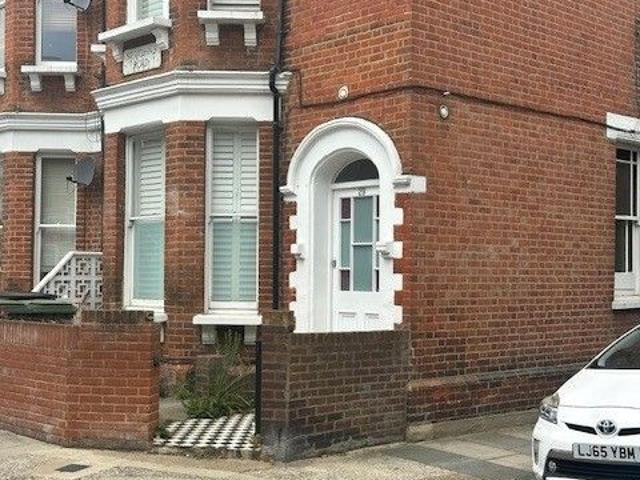 Studio for rent in North Sheen, Greater London