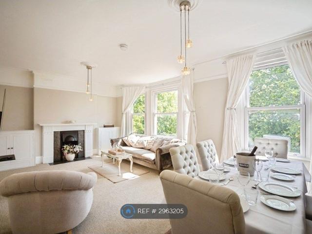 Apartment for rent in St James, Sandown Park