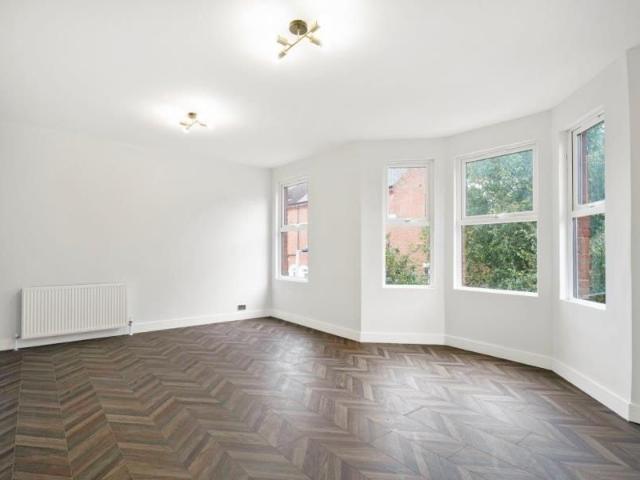 Apartment for rent in North Sheen, Greater London