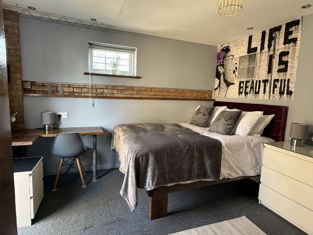 Room for rent in Milton, Alton Barnes
