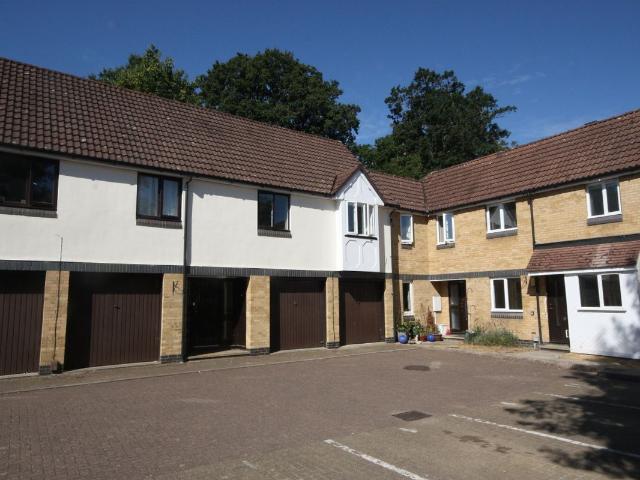 Apartment for rent in Goldsworth Park, Woking