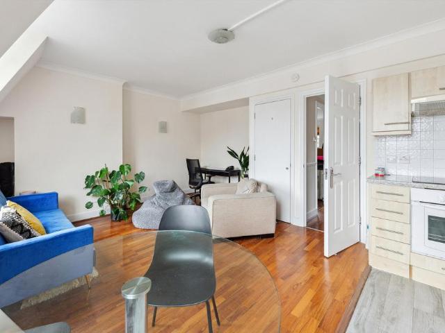 Apartment for rent in St. John's Wood, Greater London