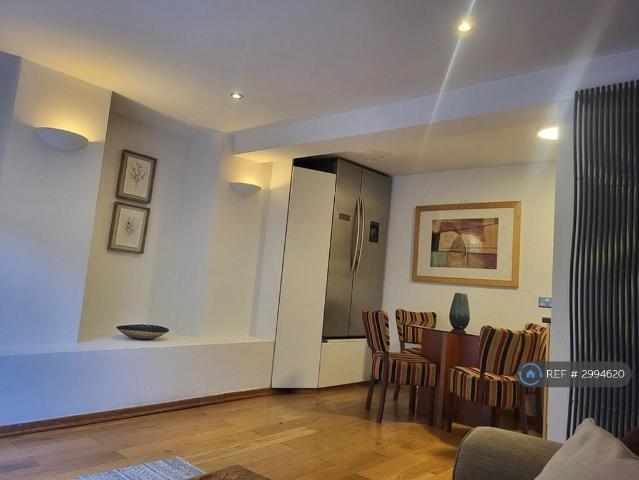 Apartment for rent in St. John's Wood, Greater London