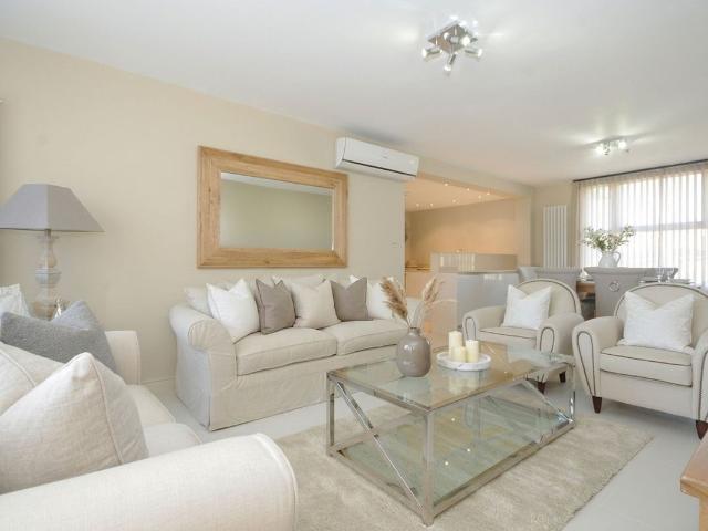 Apartment for rent in Swiss Cottage, Greater London