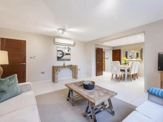 Apartment for rent in Belsize Park, Greater London