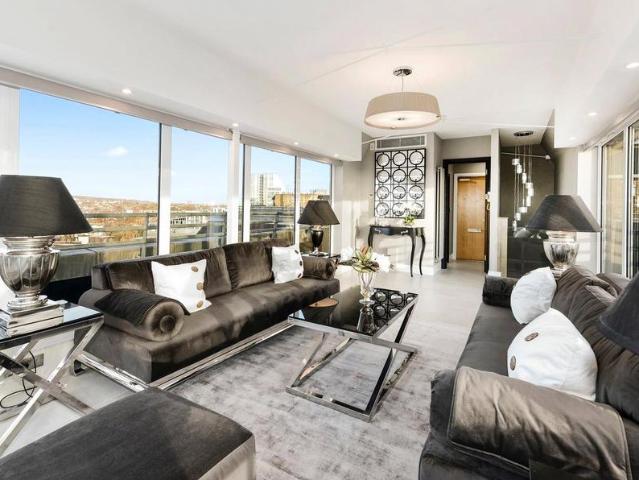 House for rent in Belsize Park, Greater London
