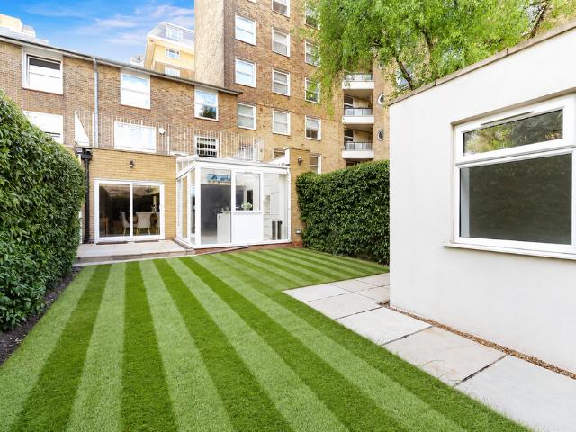 House for rent in Belsize Park, Greater London