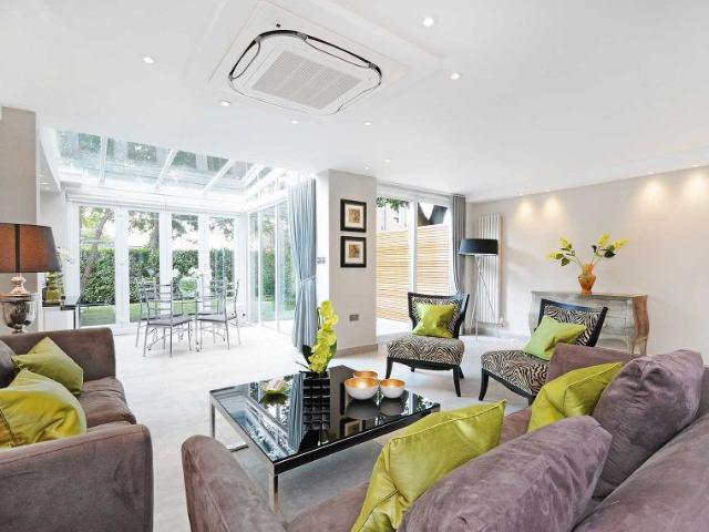 House for rent in Belsize Park, Greater London