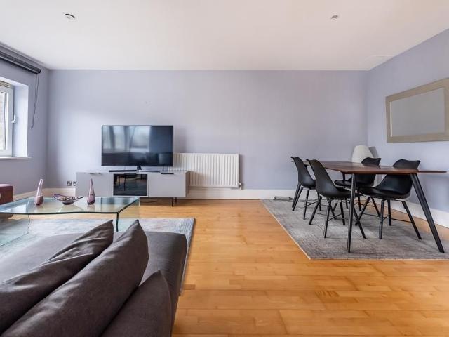 Apartment for rent in Swiss Cottage, Greater London