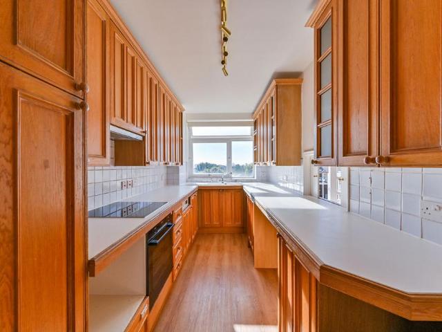 Apartment for rent in Swiss Cottage, Greater London