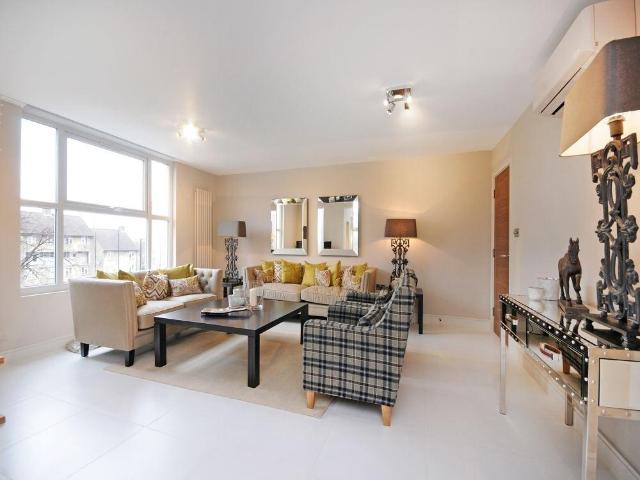 House for rent in Belsize Park, Greater London