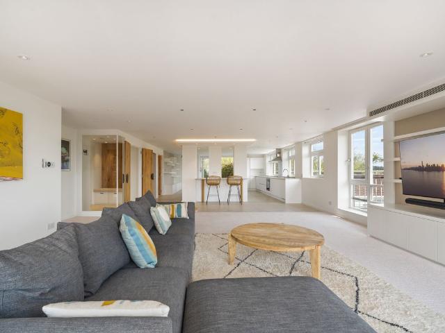 Apartment for rent in Belsize Park, Greater London
