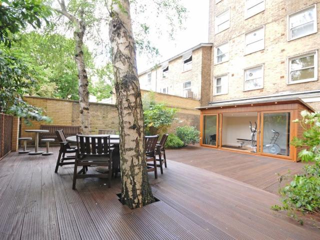 Apartment for rent in Swiss Cottage, Greater London