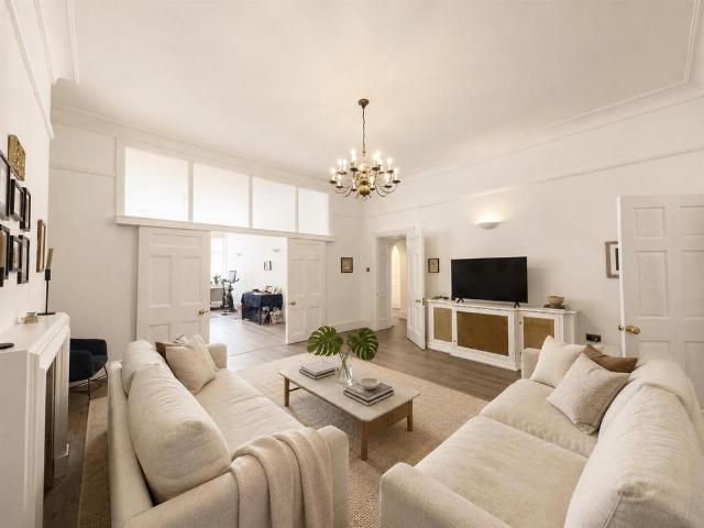 Apartment for rent in St. John's Wood, Greater London