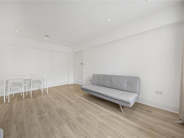 Apartment for rent in St. John's Wood, Greater London