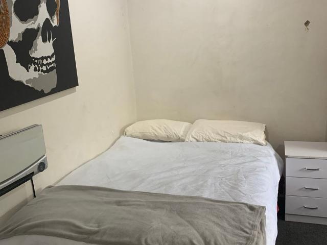 Room for rent in Camerons Creek, Victoria