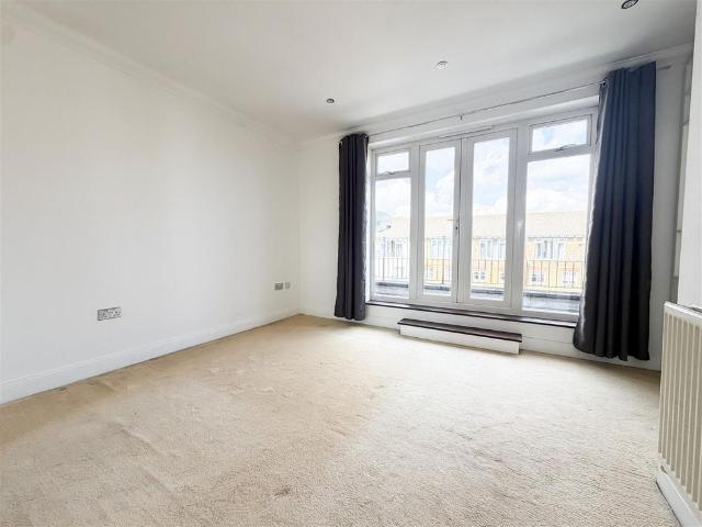 Townhouse for rent in Sovereign Harbour, Eastbourne