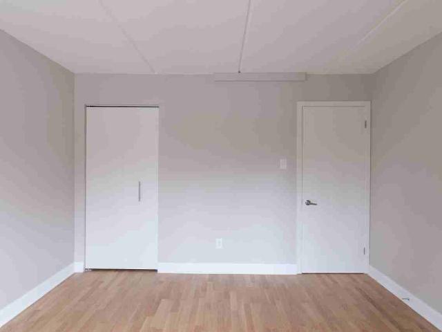 Apartment for rent in Saint-lambert, Quebec