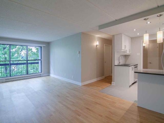 Apartment for rent in Saint-lambert, Quebec