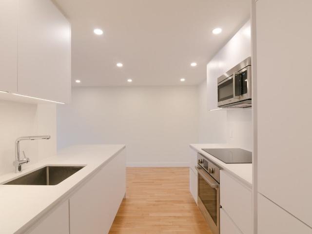 Apartment for rent in Saint-lambert, Quebec