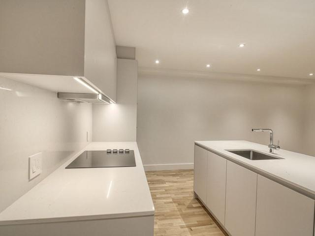Apartment for rent in Saint-lambert, Quebec