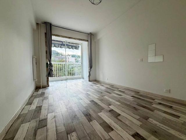 Appartement location à Saint-Laurent-du-Var, Alpes-Maritimes