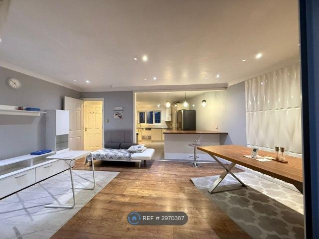 Apartment for rent in Salford Quays, Salford