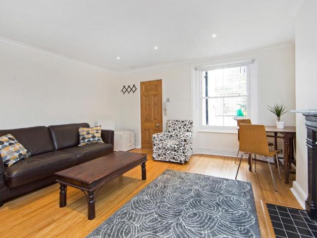 Apartment for rent in North Kensington, Greater London