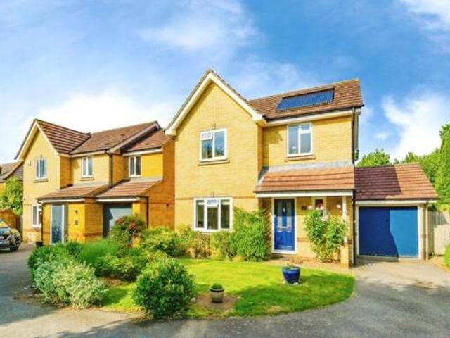 House for sale in Hillview, Surrey