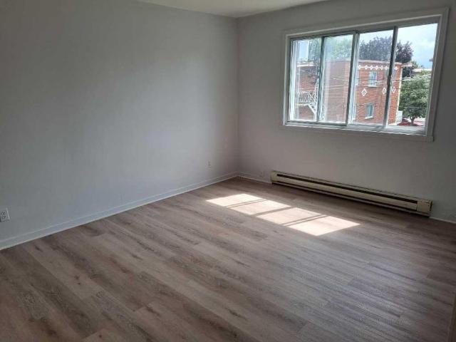 Apartment for rent in St. Leonard's, Quebec