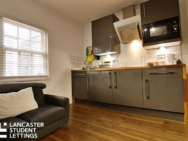 Room for rent in Moorlands, Bare