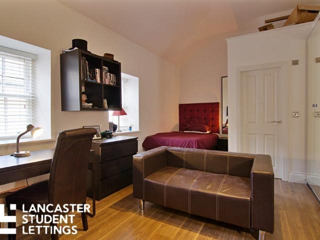 Room for rent in Moorlands, Bare